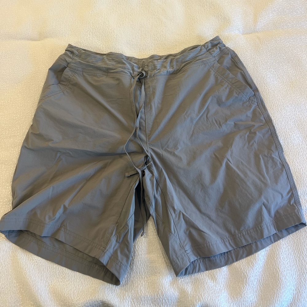 Duluth Trading Co Women’s Gray Quick Dry Athletic Shorts